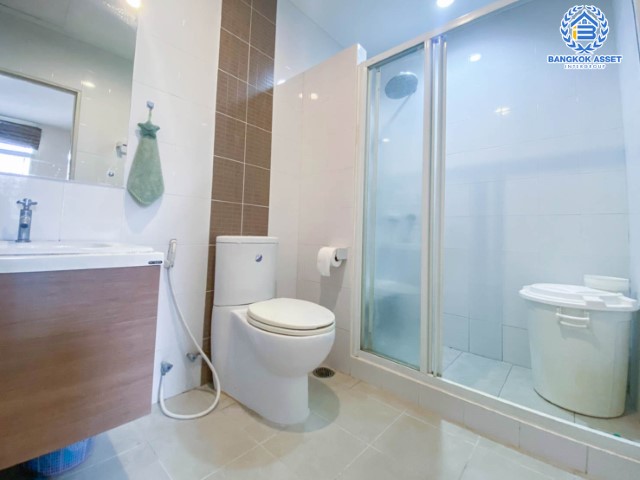 ทาวน์เฮ้าส์มือสองย่านนนทบุรี ม.พฤกษาทาวน์ รัตนาธิเบศร์-ราชพฤกษ์ ติดถนนราชพฤกษ์  เนื้อที่ 21.6 ตร.ว. ฟังก์ชัน 3 ห้องนอน 2 ห้องน้ำ 1 ที่จอดรถ แถมฟรี! 1 เครื่องปรับอากาศ 1 เครื่องทำน้ำอุ่น ต่อเติมพร้อม บนทำเลเยี่ยม ใกล้รถไฟฟ้าสายสีม่วง "สถานีบางรักใหญ่"